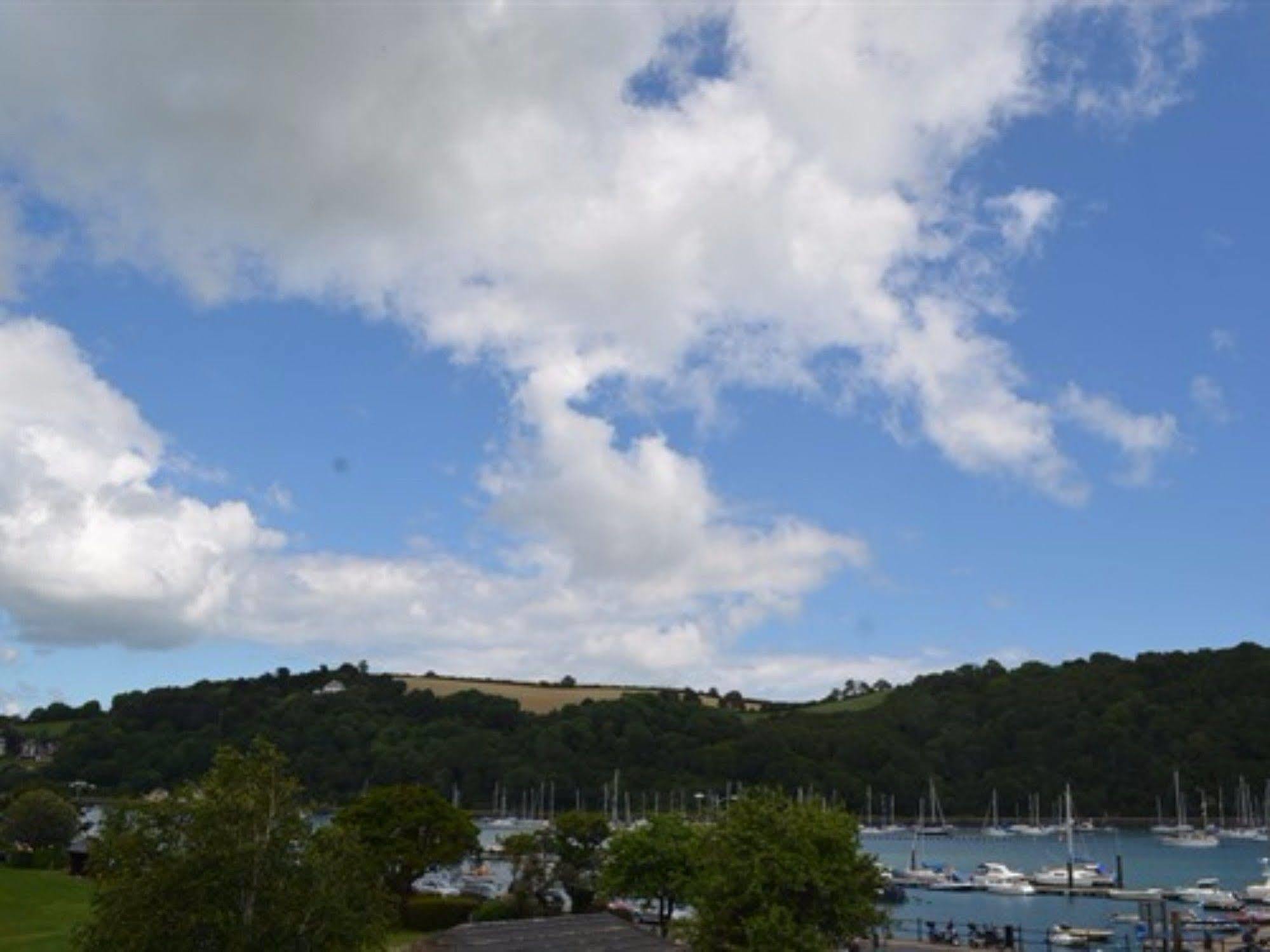 The Ship In Dock Inn Dartmouth Esterno foto